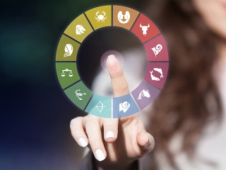 Každé znamenie čaká niečo