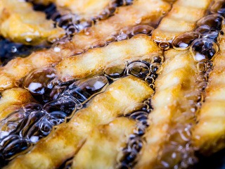 Nikdy nevyprážajte pokrmy v