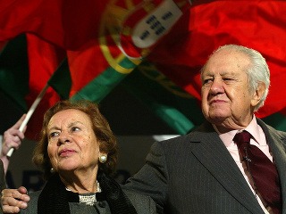 Mário Soares s manželkou.