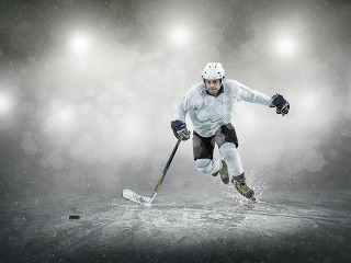 Súboj hokejových legiend zažijete