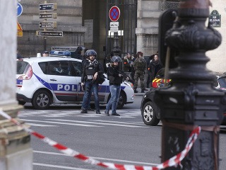 Útok v parížskom Louvri