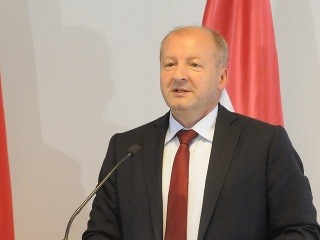 Rakúsky minister obrany Hans