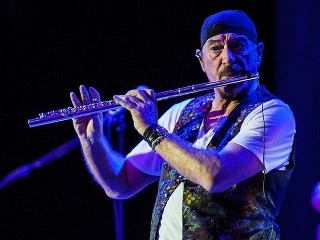 Východ čakal na Jethro