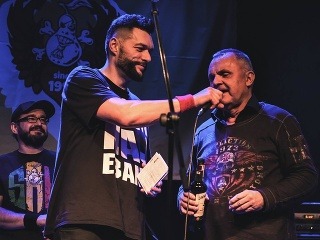 Jožo Ráž pokrstil nový