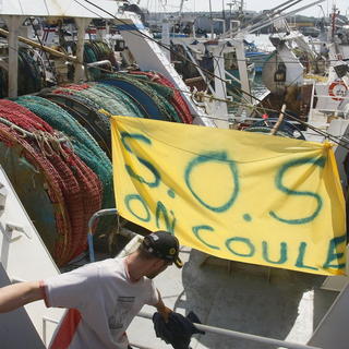 Francúzski rybári blokujú prístavy,