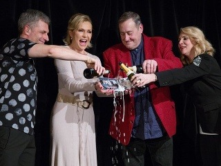 Album skupiny Fragile pokrstila