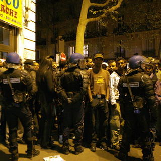 V centre Paríža zatkli