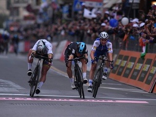 O víťazovi rozhodli milimetre