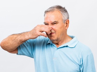 Sprevádza vás nepríjemný pach?