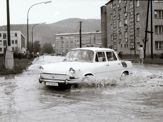 Záplavy v Partizánskom stáli