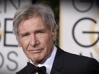VIDEO Harrison Ford takmer