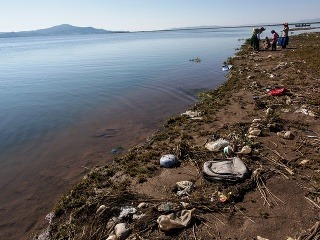 Jazero Titicaca pripomína smetisko