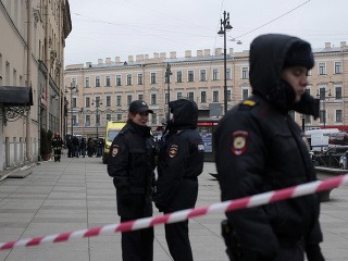 Ruská polícia zadržala ôsmich
