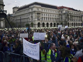 Protesty v Maďarsku pokračujú: