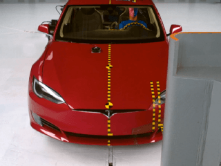 VIDEO: Crashtest Tesla Model