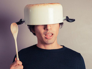 Idioti vôkol ťahajú ekonomiku