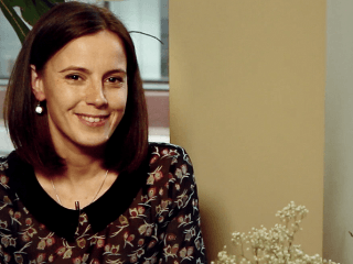 Šokujúce: Žena odhaľuje trik,