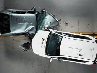 crash test Corolla
