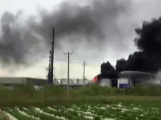Výbuch v petrochemickej továrni