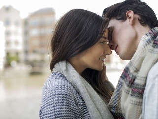 Bozkávanie vyvoláva v tele