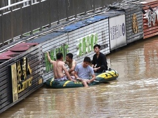 FOTO Smrtiace záplavy v