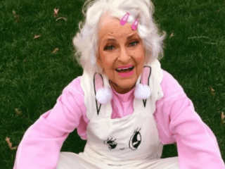 Starká svojím štýlom strčí