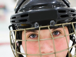 Problém hokejovej prilby: Mali