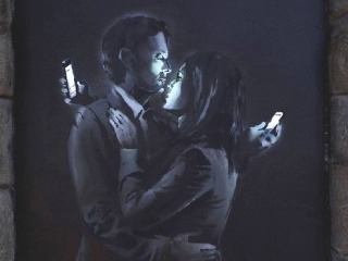 Pozeráš do smartfónu až