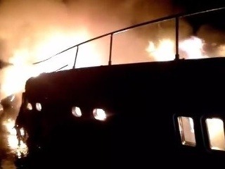 VIDEO Požiar luxusnej jachty