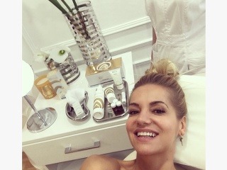 Dara Rolins prichytená v