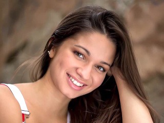 VIDEO: Speváčka Doris debutuje