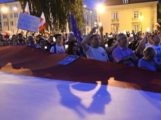 Protesty v uliciach Varšavy