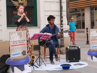 Ulice Bratislavy ožívajú cez