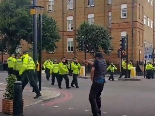 VIDEO Londýn zachvátili protesty: