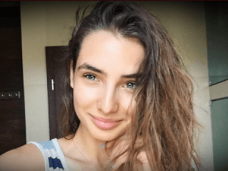 FOTO Prekrásna redaktorka z