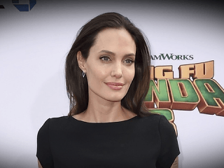 Naivná Angelina Jolie: Záchraniť