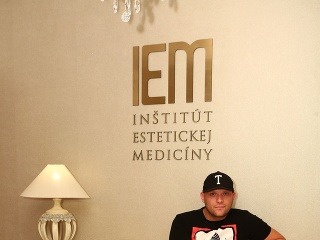 Známy spevák priznal návštevy