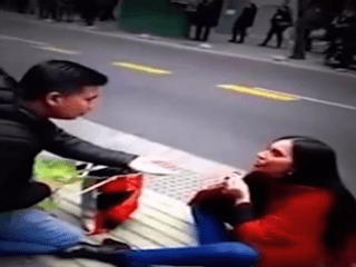 VIDEO Žena požiadala chlapa