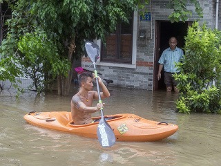 Záplavy spôsobené tajfúnom Hato