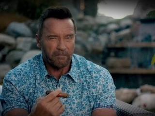 Arnold Schwarzenegger je v