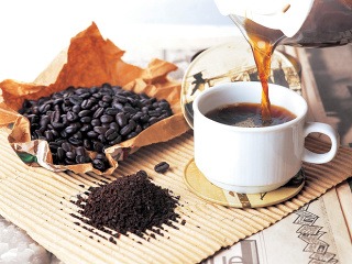 Kávová usadenina nepatrí do