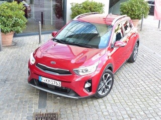 Kia Stonic jazdy Berlín