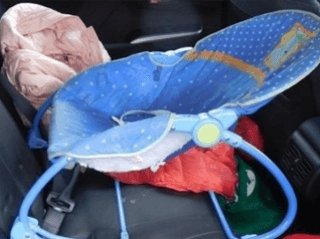 Neuveríte! V takejto „autosedačke“