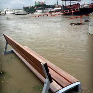 Dunaj klesá, v Bratislave