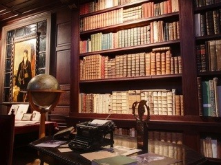 Knižnica v Oponiciach