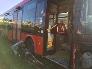 Nehoda v Bratislave: Autobus