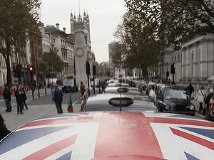 Murovaná práčka: Kleptokrati a