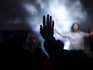 Sú krásne, úspešné, hlas