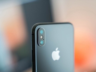 Rozbalili sme iPhone X: