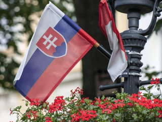 Kontroverzné prerábky slovenskej hymny: